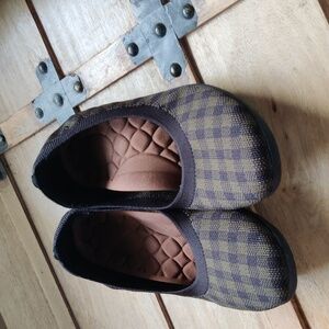 Women’s Brown Plaid Slip-On Flats